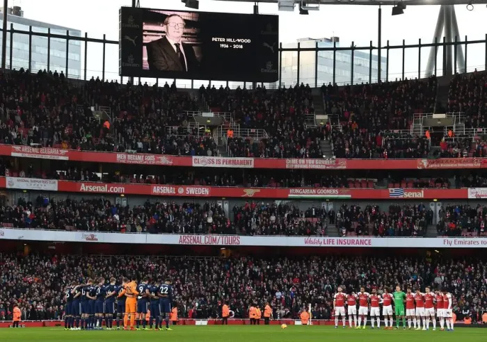 Framed Print : Arsenal players minutes silence for former Chairman Peter Hill-Wood the match. Arsenal 4 Framed Print : Arsenal players minutes silence for former Chairman Peter Hill-Wood the match. Arsenal 4