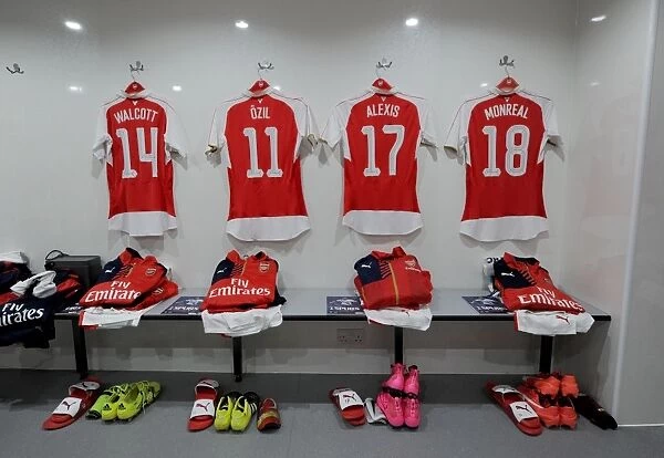 Arsenal Players Prepare for Battle: Tottenham Showdown in Capital One Cup