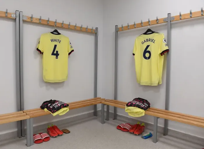 Framed Print : Arsenal Players Prepare in the Dressing Room Before Brighton & Hove Albion Clash (2021-22 Premier League)