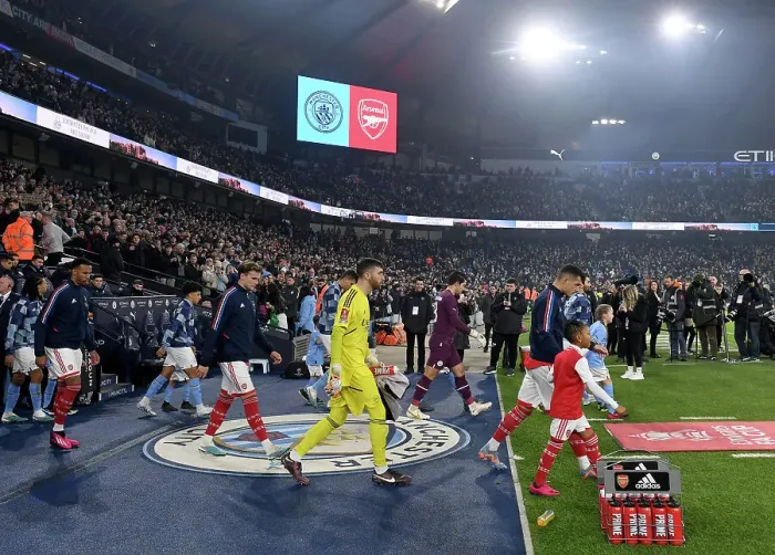 Framed Print : Arsenal Players Prepare for FA Cup Clash against Manchester City