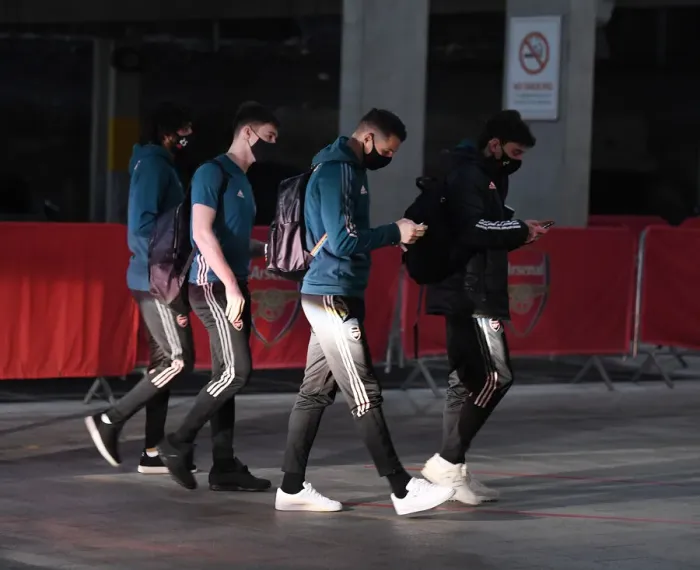 Framed Print : Arsenal Players Prepare for Manchester City Showdown at Empty Emirates Stadium (2020-21)
