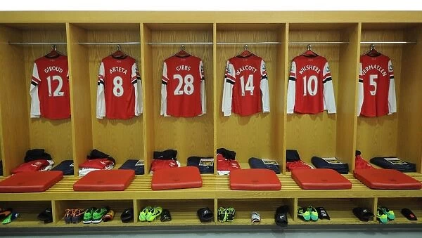 Arsenal Players Prepare for Premier League Clash Against Hull City (December 2013)