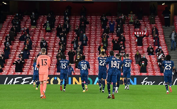Arsenal Players Salute Fans Before Europa League Clash vs. Rapid Wien