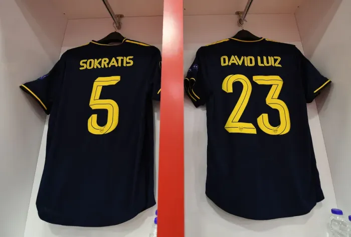 Framed Print : Arsenal Players Sokratis and David Luiz Prepare for Olympiacos Clash in UEFA Europa League