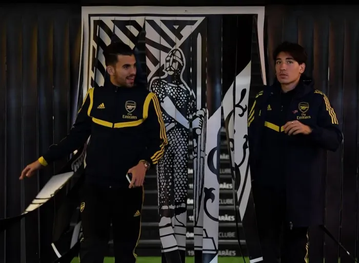 Framed Print : Arsenal Players in the Tunnel: Vitoria Guimaraes vs Arsenal, UEFA Europa League 2019-20