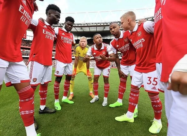 Arsenal Players Unite Ahead of Arsenal vs. Tottenham Premier League Clash at Emirates Stadium