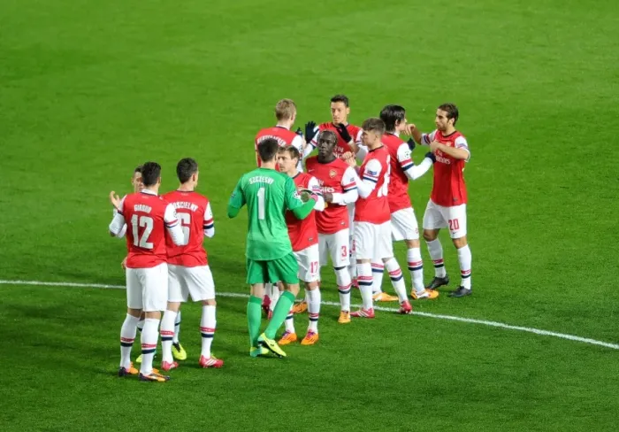 Framed Print : Arsenal Players Unite Before Arsenal vs. Marseille, UEFA Champions League (2013-14) Framed Print : Arsenal Players Unite Before Arsenal vs. Marseille, UEFA Champions League (2013-14)