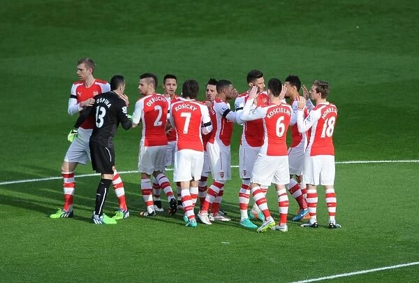 Arsenal Players Unite Before Arsenal vs Stoke City, Premier League 2014-15