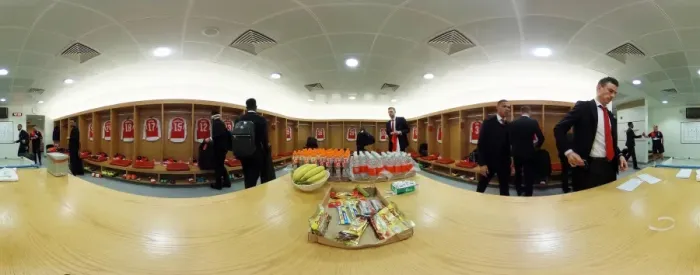 Framed Print : Arsenal Players Unite Before FA Cup Battle Against Hull City