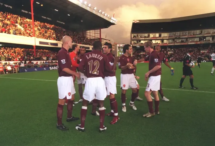 Framed Print : Arsenal Players Unite Before Kick-Off: 4-1 Victory Over Fulham, FA Premier League, Highbury, London, 2005