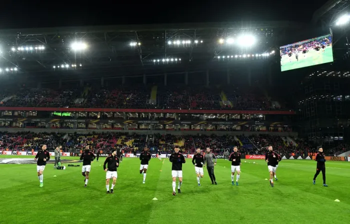 Framed Print : Arsenal Players Warm Up Ahead of CSKA Moscow Europa League Clash