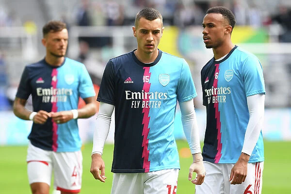 Arsenal Players Warm Up Ahead of Newcastle United Clash in Premier League 2022-23