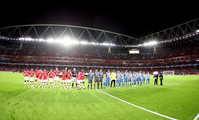 Framed Print : Arsenal and Porto teams line up before the match Framed Print : Arsenal and Porto teams line up before the match