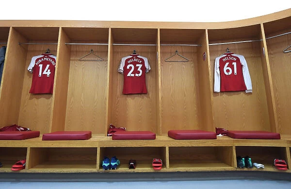 Arsenal Pre-Match Focus: Inside the Changing Room (Arsenal vs. Southampton, 2017-18)