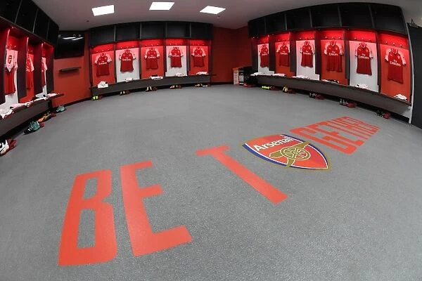 Arsenal: Pre-Match Huddle in the Changing Room (FA Community Shield 2017-18)