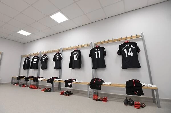 Arsenal: Pre-Match Preparations in the Changing Room (Brighton & Hove Albion vs Arsenal, Premier League)