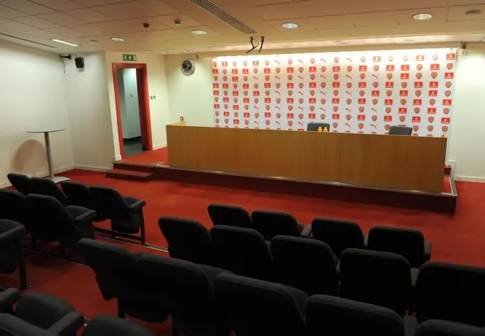 Framed Print : Arsenal Pre-Match Press Conference: Arsenal v Manchester United (2014-15) Framed Print : Arsenal Pre-Match Press Conference: Arsenal v Manchester United (2014-15)
