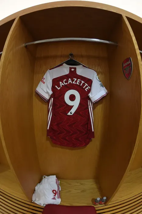 Framed Print : Arsenal: Pre-Match Room - Lacazette's Shirt, Arsenal vs West Ham United (2020-21) Framed Print : Arsenal: Pre-Match Room - Lacazette's Shirt, Arsenal vs West Ham United (2020-21)