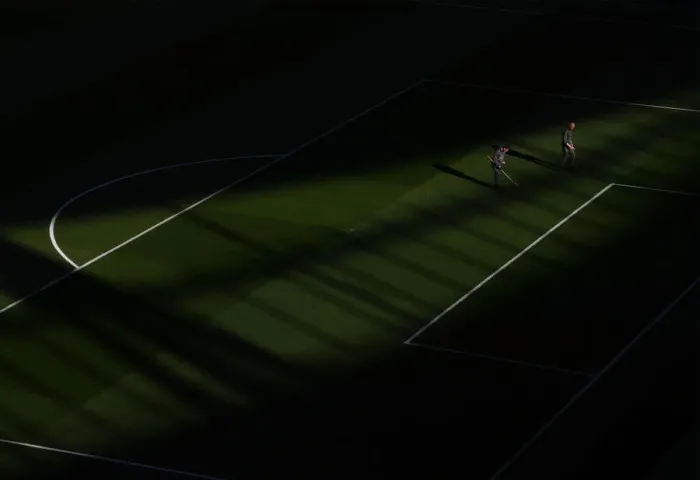 Framed Print : Arsenal: Preparing the Battlefield - The Grounds crew Ready the Pitch for Arsenal vs Leicester City (2018-19) Framed Print : Arsenal: Preparing the Battlefield - The Grounds crew Ready the Pitch for Arsenal vs Leicester City (2018-19)