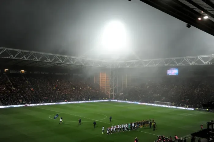 Framed Print : Arsenal at Preston North End's Deepdale: FA Cup Third Round Framed Print : Arsenal at Preston North End's Deepdale: FA Cup Third Round