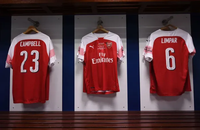 Framed Print : Arsenal at Real Madrid: Legends Changing Room Pre-Match (2018-19) Framed Print : Arsenal at Real Madrid: Legends Changing Room Pre-Match (2018-19)