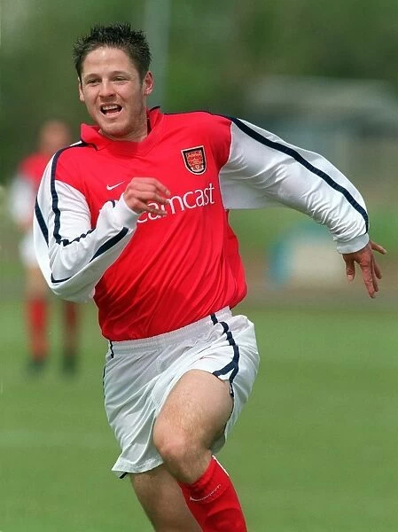 Arsenal Reserves Training: Graham Barrett at Shenley, Hertfordshire (25 / 4 / 2001)