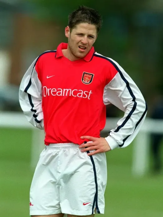 Framed Print : Arsenal Reserves vs Wimbledon Reserves: Graham Barrett in Action at Arsenal Training Ground, Shenley, 25th April 2001