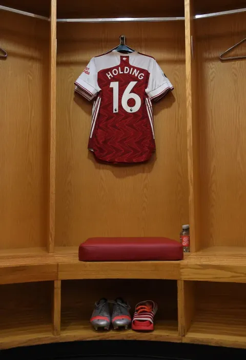 Framed Print : Arsenal: Rob Holding Prepares for Arsenal v Watford (2019-20) Framed Print : Arsenal: Rob Holding Prepares for Arsenal v Watford (2019-20)