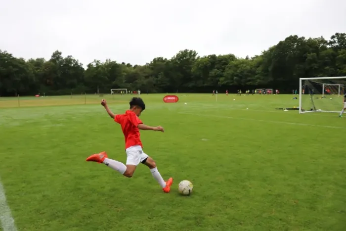 Framed Print : Arsenal Soccer School 2017: Train at Arsenal Football Club's Residential Camp