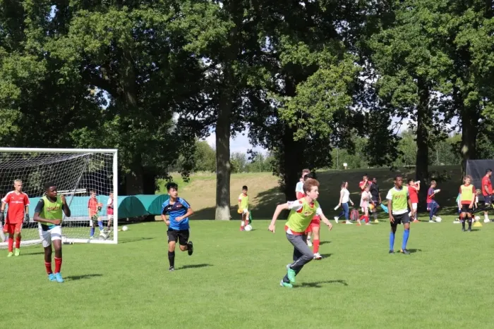 Framed Print : Arsenal Soccer School 2017: Train like a Pro with Arsenal FC