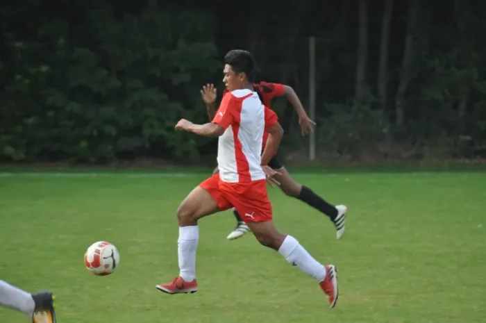Framed Print : Arsenal Soccer Schools: Unforgettable Residential Week 2 at Arsenal Football Club