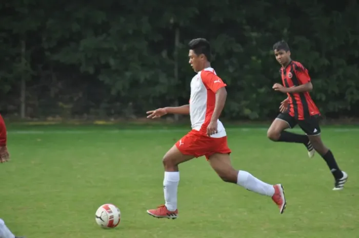 Framed Print : Arsenal Soccer Schools: Unforgettable Residential Week 2 at Arsenal Football Club