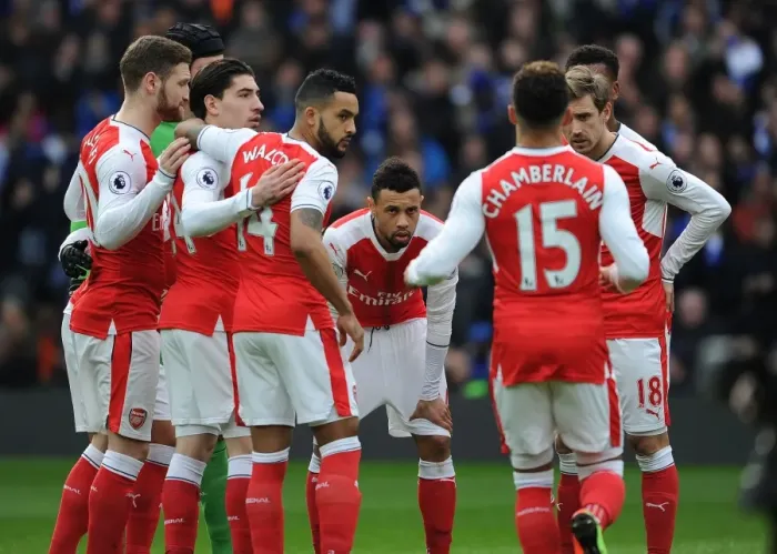Framed Print : Arsenal Squad Before Chelsea Clash in Premier League (2016-17)