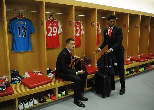 Arsenal Squad Moment: Xhaka and Akpom in the Changing Room Before Arsenal vs Liverpool (2016-17)