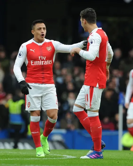 Framed Print : Arsenal Stars Alexis Sanchez and Mesut Ozil Before Chelsea Clash (2016-17)