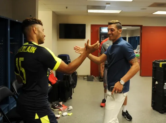 Framed Print : Arsenal Stars Mesut Ozil and Alex Oxlade-Chamberlain Pre-Match Huddle at Arsenal v Chivas (2016-17) Framed Print : Arsenal Stars Mesut Ozil and Alex Oxlade-Chamberlain Pre-Match Huddle at Arsenal v Chivas (2016-17)