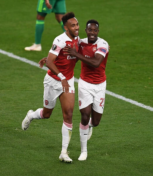 Arsenal Strikers Aubameyang and Welbeck Celebrate Goal in Europa League Match