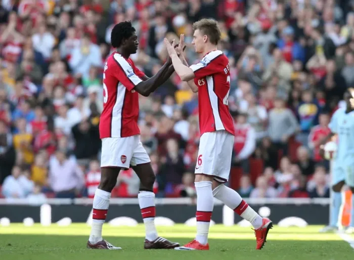 Framed Print : Arsenal substitute Nicklas Bendtner replaces Emmanuel Adebayor Framed Print : Arsenal substitute Nicklas Bendtner replaces Emmanuel Adebayor