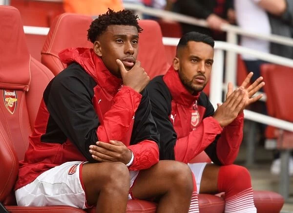 Arsenal Substitutes Iwobi and Walcott Before Arsenal v AFC Bournemouth, Premier League 2017-18