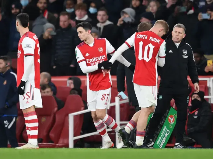 Framed Print : Arsenal Substitution: Charlie Patino Replaces Emile Smith Rowe in Carabao Cup Quarterfinal vs Sunderland