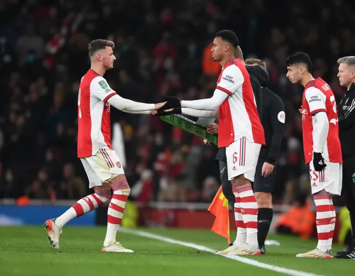 Framed Print : Arsenal Substitution: Gabriel Replaces Ben White in Carabao Cup Quarterfinal vs Sunderland