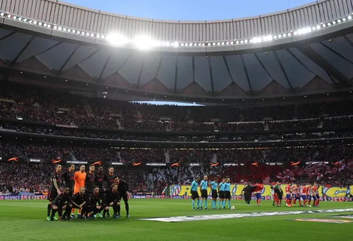 Framed Print : The Arsenal team. Atletico Madrid 1: 0 Arsenal. Europe League Semi Final, 2nd Leg