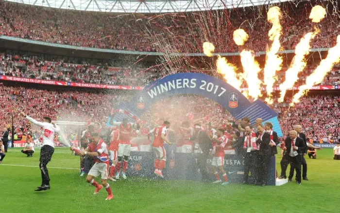 Framed Print : The Arsenal team celebrate with the traophy after the match. Arsenal 2: 1 Chelsea Framed Print : The Arsenal team celebrate with the traophy after the match. Arsenal 2: 1 Chelsea