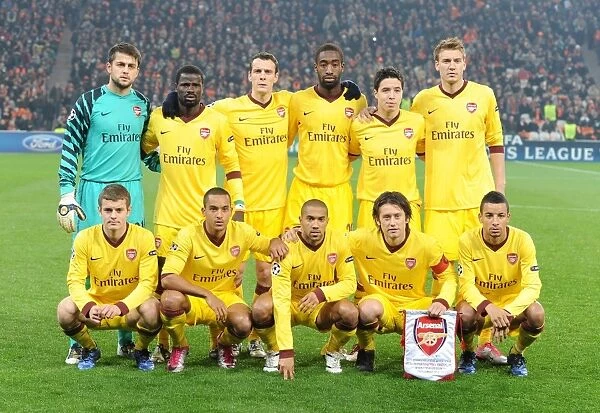 The Arsenal team line up before the match. Shakhtar Donetsk 2:1 Arsenal