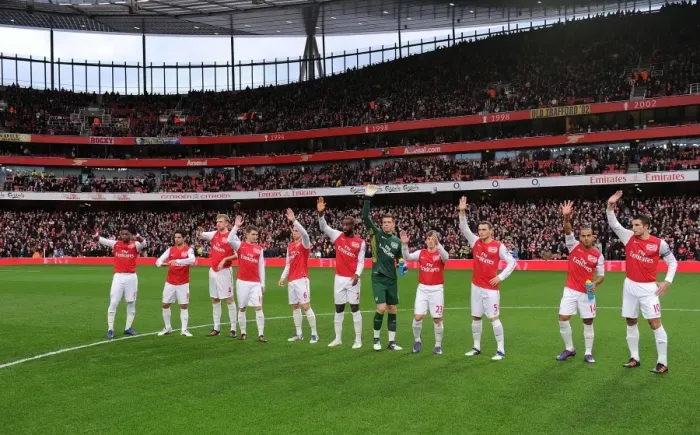 Framed Print : Arsenal Team Line-Up vs. Queens Park Rangers (Premier League, 2011-12) Framed Print : Arsenal Team Line-Up vs. Queens Park Rangers (Premier League, 2011-12)