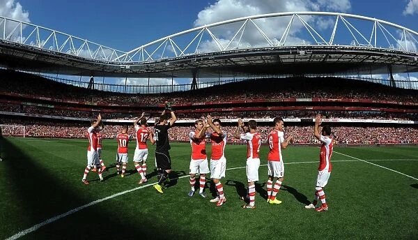 Arsenal Team: Pre-Match Huddle vs AS Monaco, Emirates Cup 2014