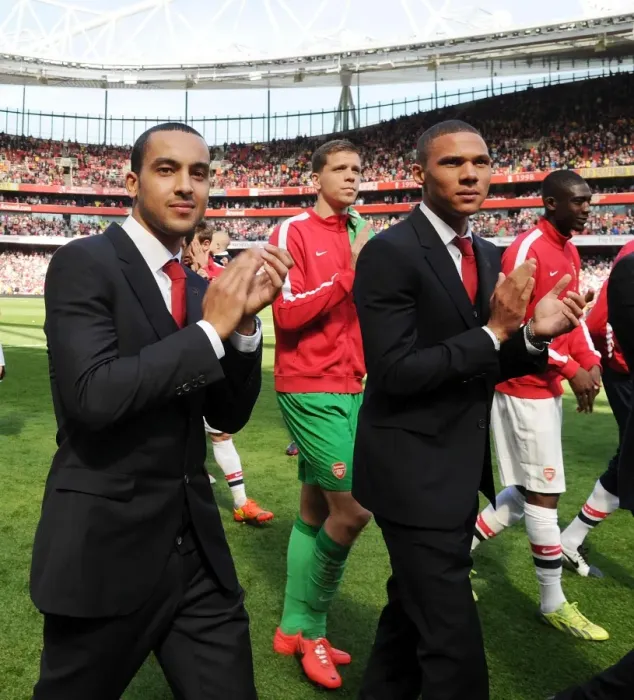 Framed Print : Arsenal: Theo Walcott and Kieran Gibbs Celebrate Victory over West Bromwich Albion (2013-14) Framed Print : Arsenal: Theo Walcott and Kieran Gibbs Celebrate Victory over West Bromwich Albion (2013-14)
