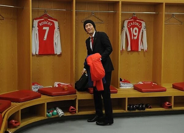 Arsenal: Tomas Rosicky in the Home Changing Room before Arsenal vs. Queens Park Rangers (2014-15)