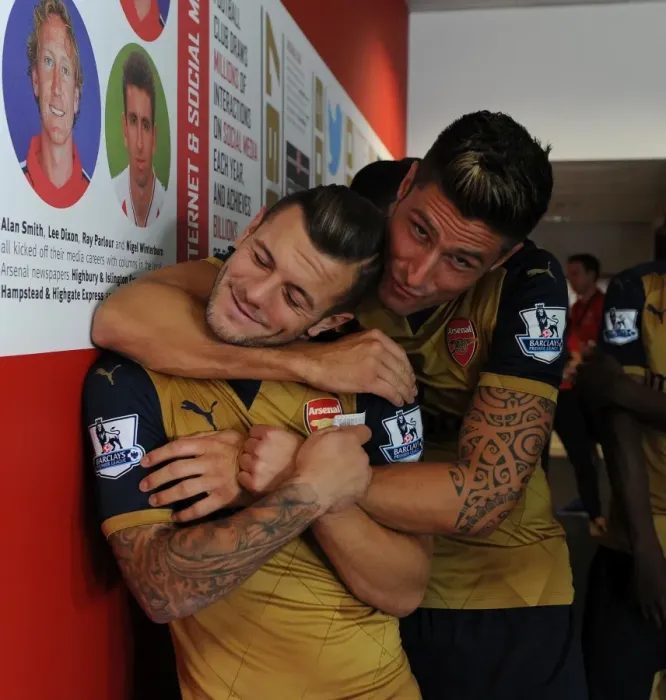 Framed Print : Arsenal Training: Jack Wilshere and Olivier Giroud at Emirates Stadium - 1st Team Session, 2015-16