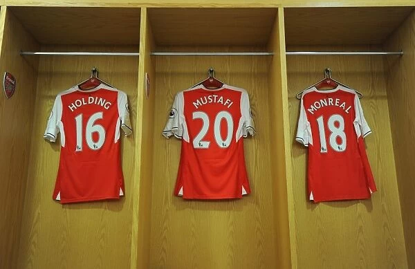 Arsenal Trio: Holding, Mustafi, Monreal - Pre-Match Huddle (Arsenal v Sunderland, 2016-17)
